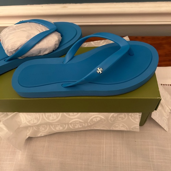Tory Burch Shoes - NEW in Box Tory Burch Cave Blue & Silver Kira Padded Flip Flops size 6